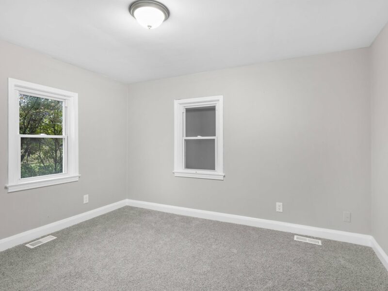 19-JMRealEstatePhotos_17411 N Seton Ave - 3