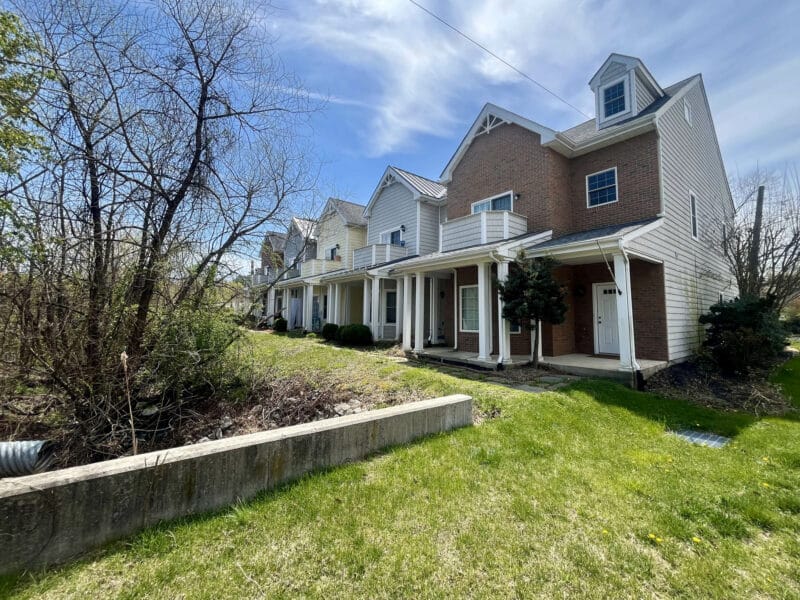 12-new_BridgepointTownHomes