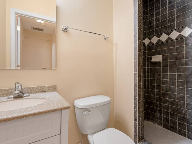 16_Hommati.com 1123 W Lombard St-27