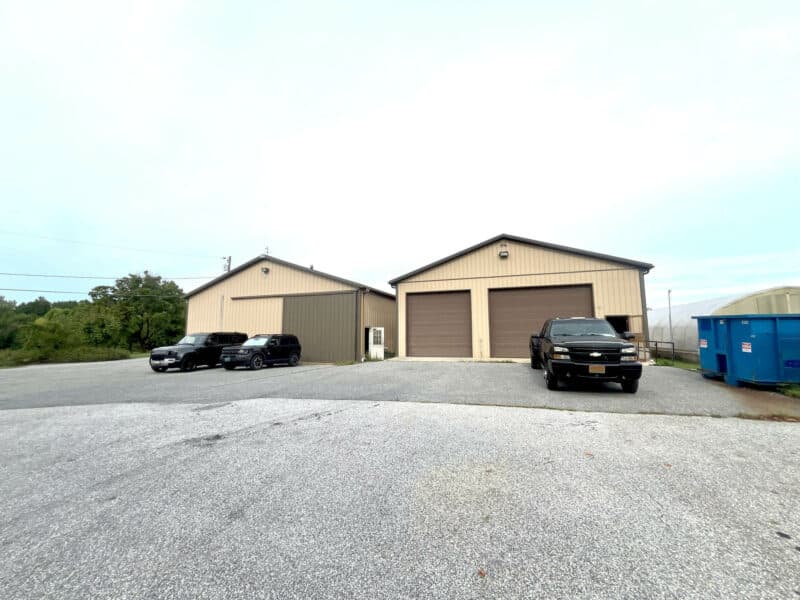 17_ridge4741-4745_warehouse-ext-both