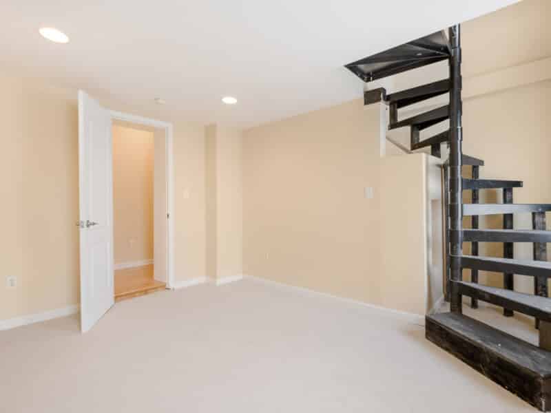 18_Hommati.com 1123 W Lombard St-30