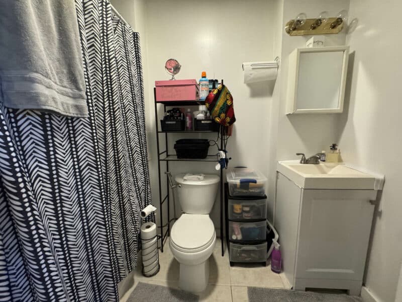 22-new-int__chauncey901_2A bathroom