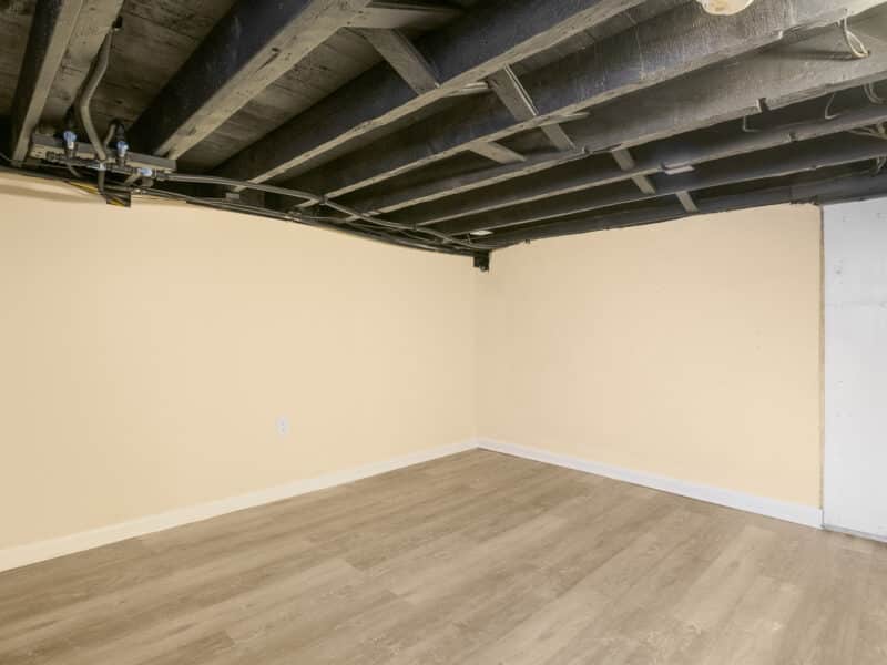 22_Hommati.com 1123 W Lombard St-37