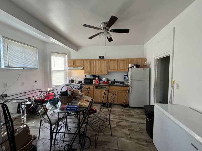 25-new-int__chauncey901_1A kitchen