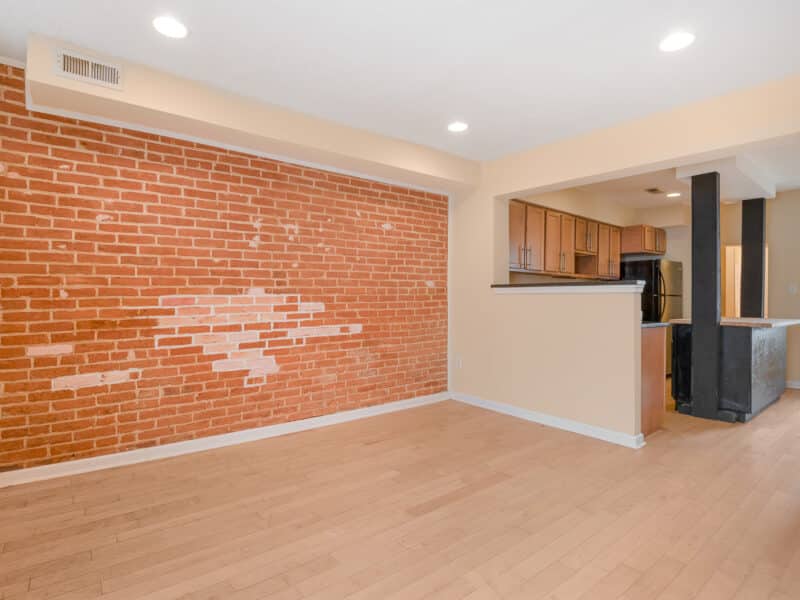 4_Hommati.com 1123 W Lombard St-11