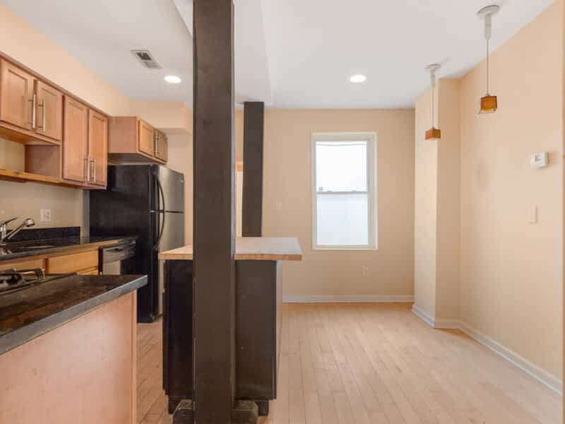 5_Hommati.com 1123 W Lombard St-12