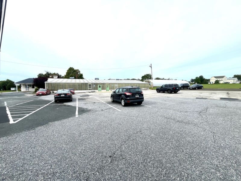 8_ridge4741-4745_parking-greenhouse1