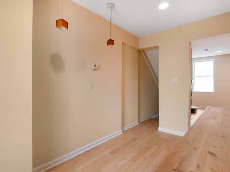 9_Hommati.com 1123 W Lombard St-19